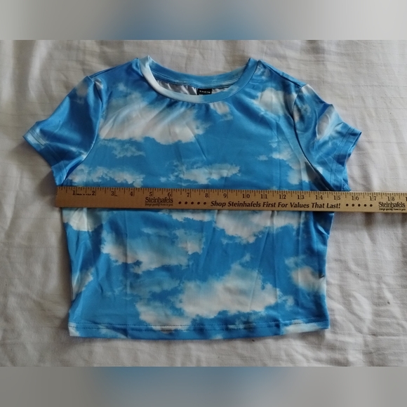 (Price Is Firm) Shein cloud print top size M - Picture 5 of 7